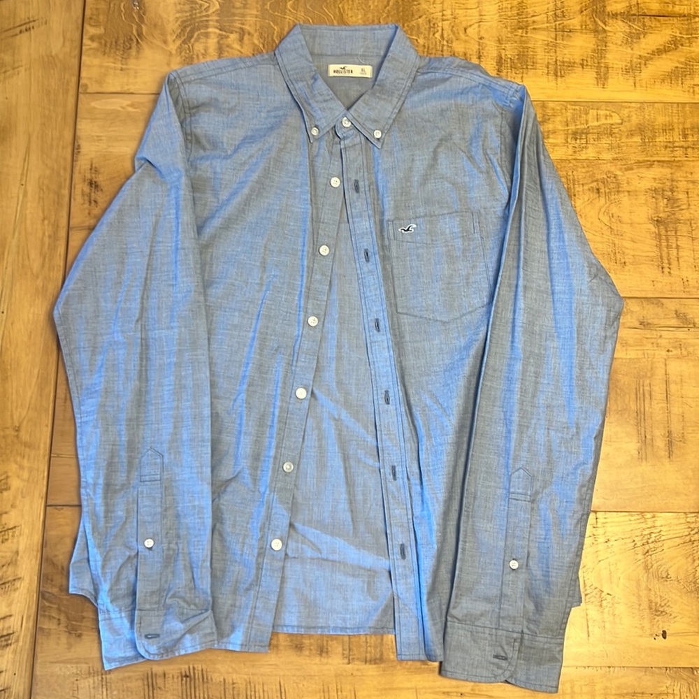 Men’s Hollister button up